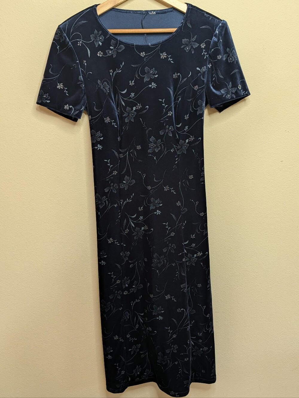 Willow Ridge Navy Velvet Floral Print Midi Dress Size 8 Short Sleeve Belted